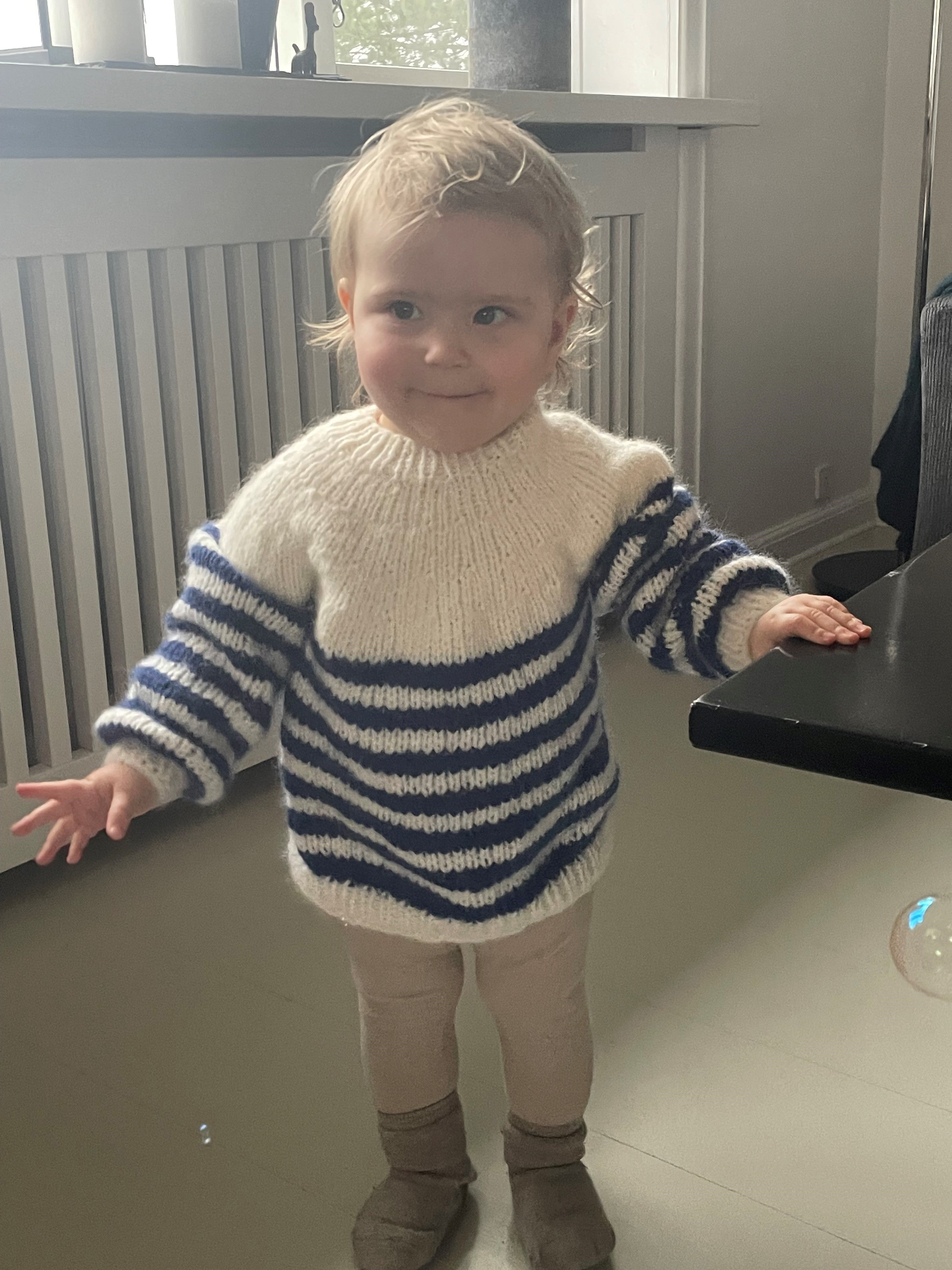 KIT FOR "CHILDREN'S SWEATER OCEAN"